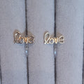 LOVE-Schriftzug
