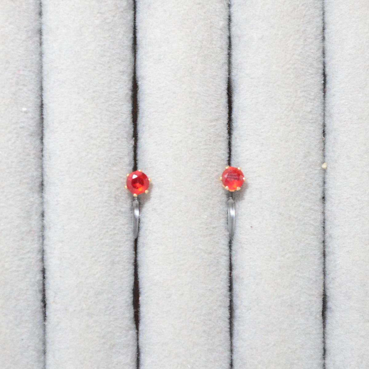 Roter Glitzerstein
