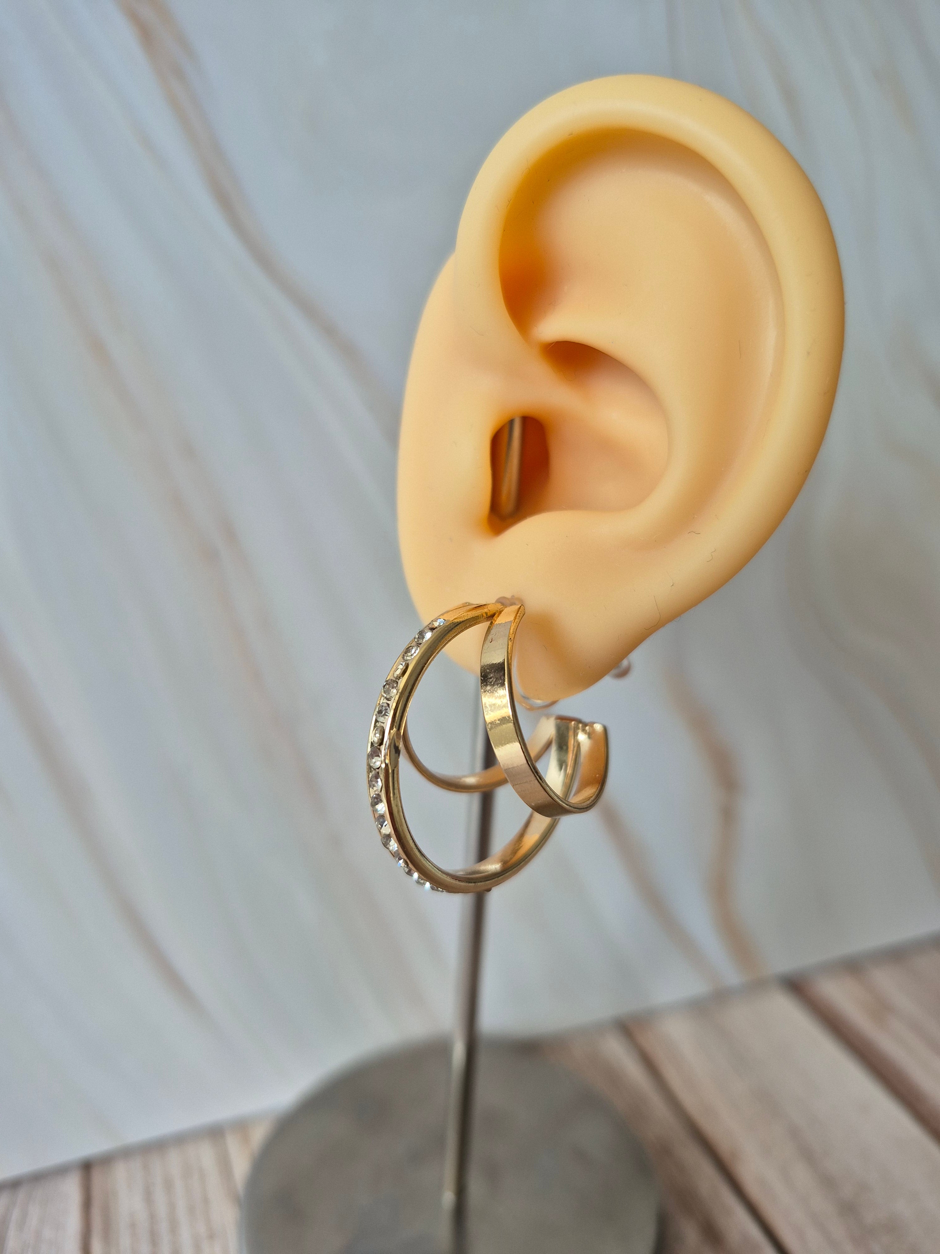 Creolen 3-fach Ring golden mit Glitzersteinchen